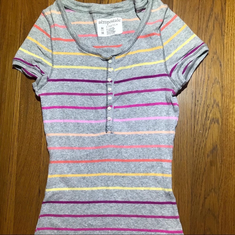 gray rainbow aeropostale stretchy tee - like new